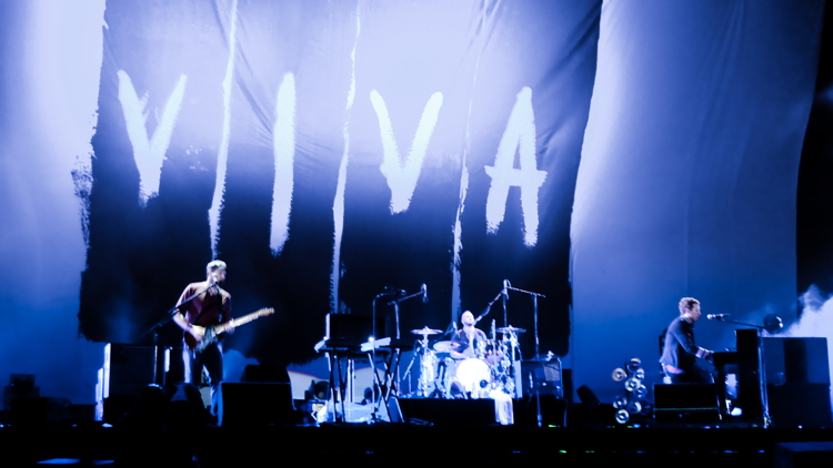 Coldplay on the Viva La Vida Tour