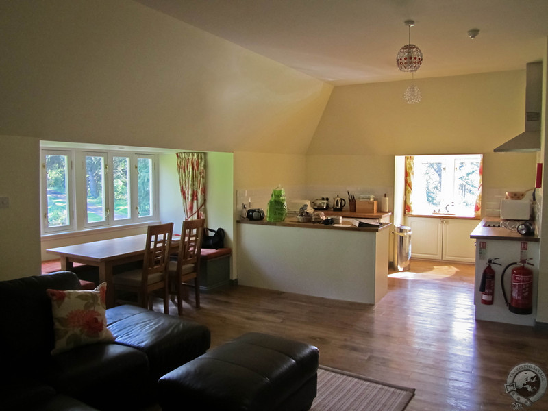 Red Squirrel Apartment's Main Room/Kitchen