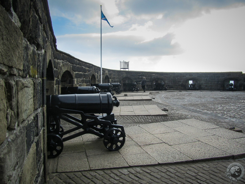 Half-Moon Battery