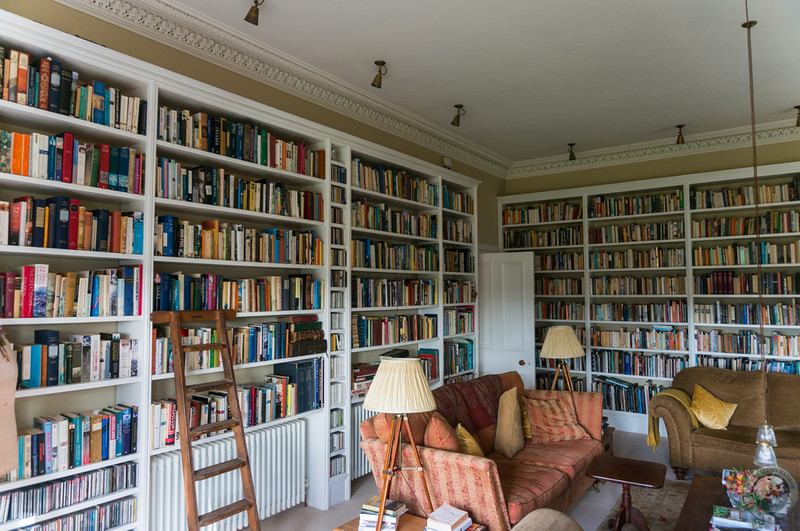 The library/lounge at Glenholme