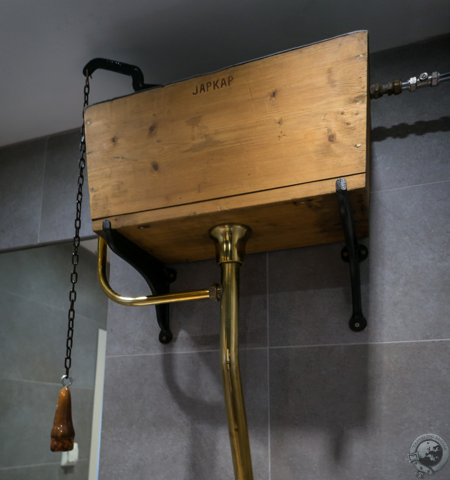 Vintage bathroom fixtures