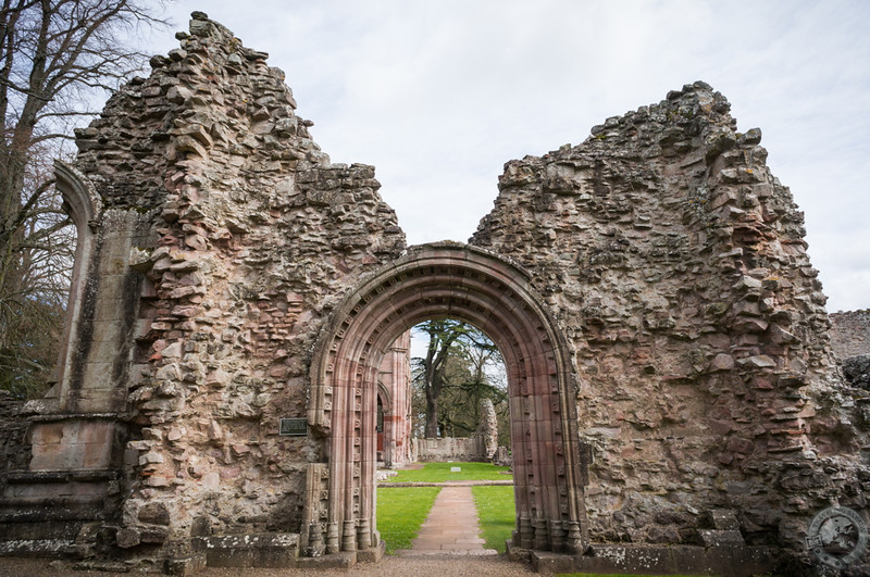 Ruined archway, Dryburgh Abbey