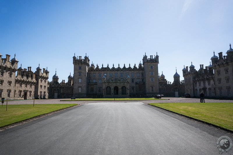 An imposing arrival to Floors Castle