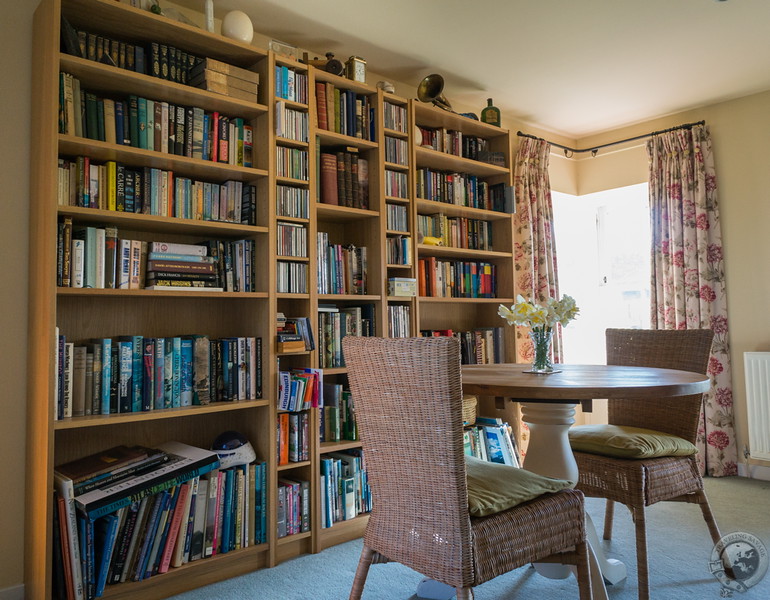 Good books and bright light at Traprain Cottage B&B