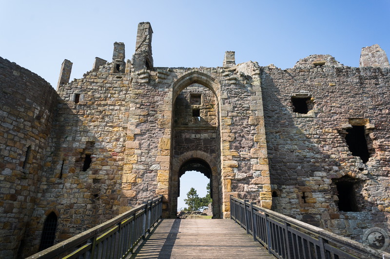 Entering Dirleton Castle