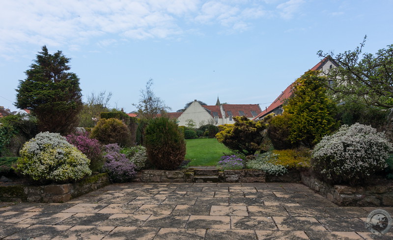 Looking back through Sandcastle's yard