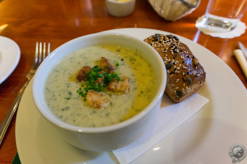 Broccoli and blue cheese soup