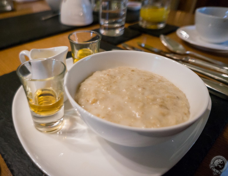 Oatmeal with whisky and honey