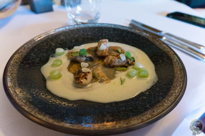 Soy oyster with white cabbage