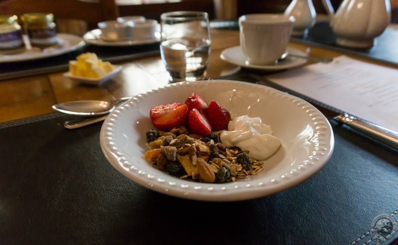 Muesli, berries, and yogurt