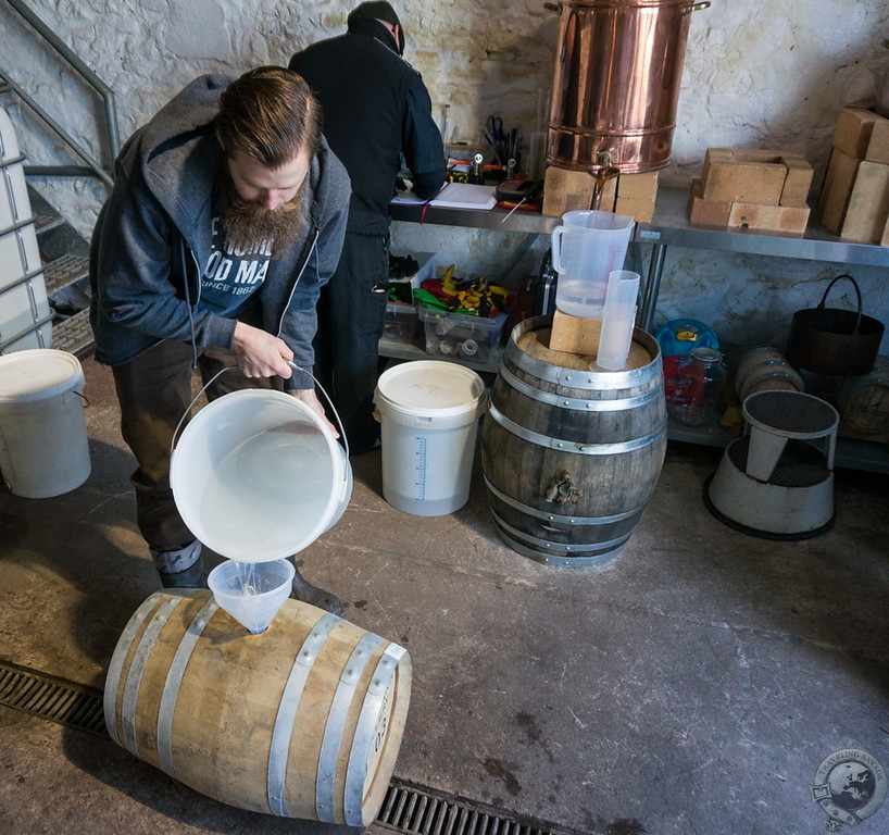 Filling up barrels with newmake