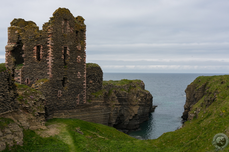 Cliffs and bays around Castle Sinclair Girnigoe