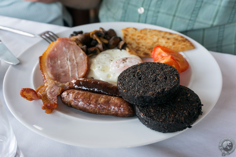 Full Scottish breakfast at Mackay's Rooms